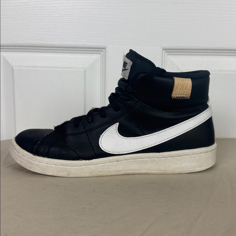 Nike court royale women’s mid sneaker shoe black and white size 10